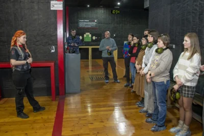 Фото 2. Орловские журналисты взялись за оружие в рамках турнира по стрельбе «Открытая Росгвардия — 2026»