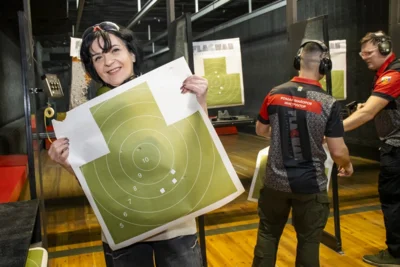 Фото 3. Орловские журналисты взялись за оружие в рамках турнира по стрельбе «Открытая Росгвардия — 2026»