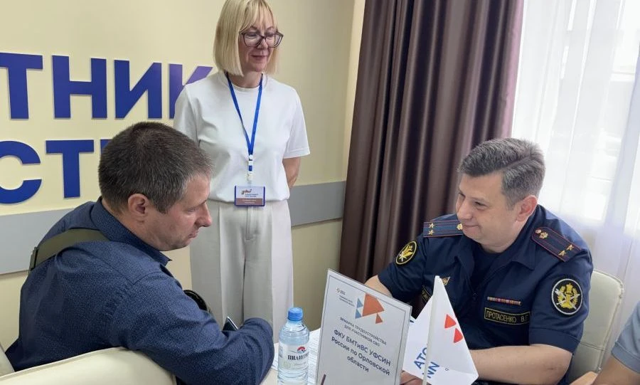 Ветераны СВО и члены их семей получили предложения о работе на ярмарке трудоустройства в Орле