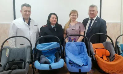 Орловскому перинатальному центру в пункт проката передали ещё 4 автолюльки для детей