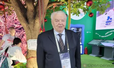 Стенд Орловщины на выставке «Россия» посетил министр путей сообщения СССР
