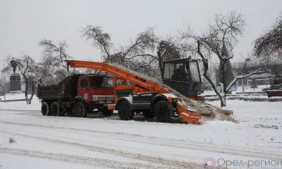 На орловские дороги для борьбы с последствиями снегопада вышли 466 единиц техники