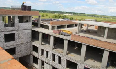 В Орле в школе на улице Зеленина началась установка лифтового оборудования