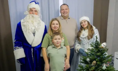 В Орле Дед Мороз и Снегурочка приступили к поздравлению детей с Новым годом