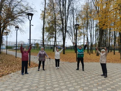 Фото 2. Участники группы «Орловское долголетие» желают всем отличного настроения!