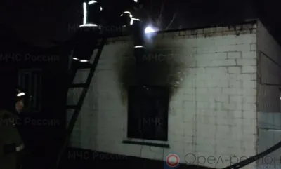 В Орловском МО сгорел двухквартирный жилой дом