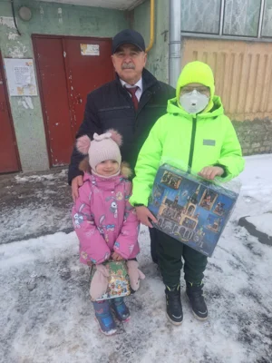 Фото 1. Депутаты Орловского областного Совета на время зимних каникул стали добрыми волшебниками