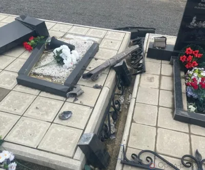 В Орле неизвестные осквернили могилы на Наугорском кладбище