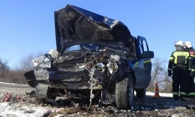 На орловской трассе при лобовом столкновении двух автомобилей пострадали семь человек