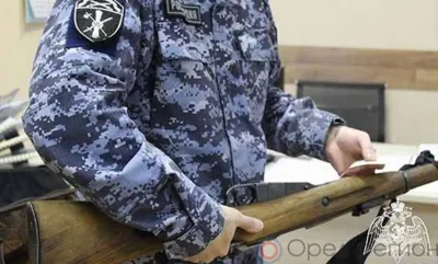 Новости Росгвардии: Амчанка передала ружьё деда сотрудникам ведомства