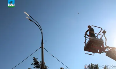 На улицах Орла устанавливают новые светильники и меняют перегоревшие лампы