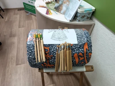 Фото 2. В Семейном МФЦ города Мценска провели мастер-класс по кружевоплетению