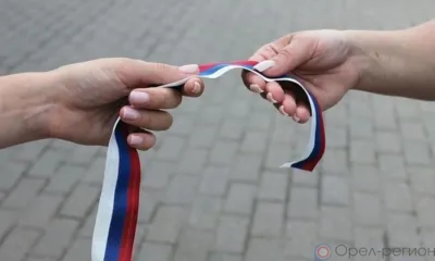 Орловцам раздадут более 3 тыс. лент в День Государственного флага