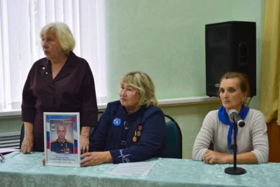 Фото 2. Орловские студенты встретились с матерями погибших защитников Отечества