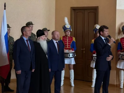 Фото 1. В День знаний на разных площадках ОГУ собрались студенты, преподаватели и почётные гости
