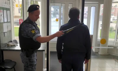 В орловские суды пытались пронести более 1400 опасных предметов