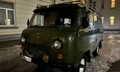 Орловским военнослужащим передали на фронт автомобиль