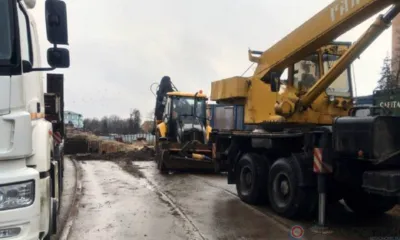 На Красный мост в Орле завезли технику