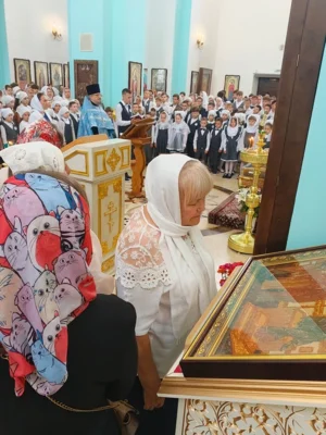 Фото 8. В духовно-православном центре «Вятский Посад» праздничное торжество 1 сентября началось с молебна