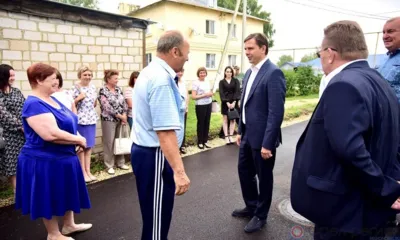 Андрей Клычков принял участие в «народной приёмке» двора в Змиёвке