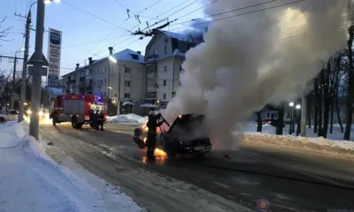 Утром на улице Октябрьской в Орле сгорел автомобиль