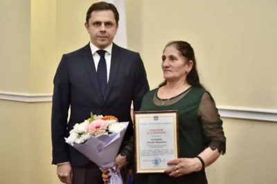 Фото 1. Андрей Клычков вручил награды победителям ежегодного областного конкурса «Ветеранское подворье»