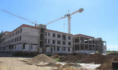 В Орле в школе на улице Зеленина ведётся подготовка к устройству кровли