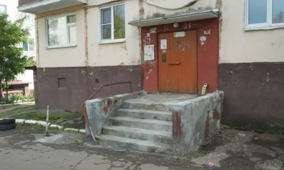 Раз - ступенька, два - упал?