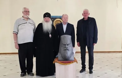 Фото 2. В музей Орловской епархии передали бюст митрополита Флавиана