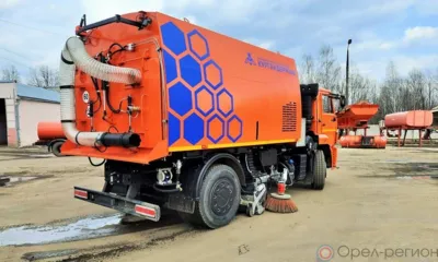 На орловских улицах появились дорожные пылесосы