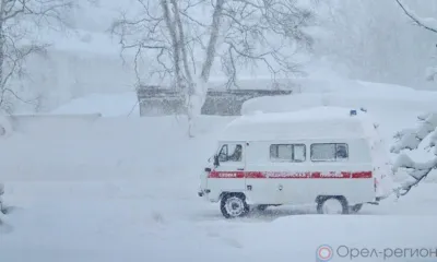 В Малоархангельском районе машина скорой помощи оказалась в снежном плену