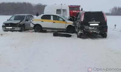 В Свердловском районе при столкновении трёх автомобилей пострадали четыре человека