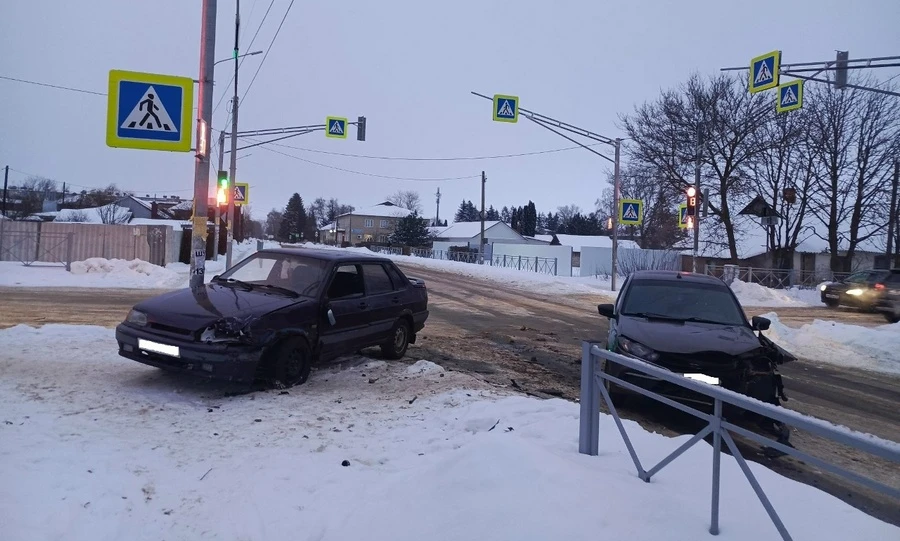 В ДТП в Верховье пострадали два человека