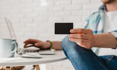 Орловец втайне оформил кредит на свою 19-летнюю знакомую