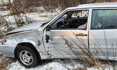 На орловской трассе ВАЗ-2115 вылетел в кювет и перевернулся