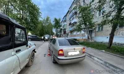 В Мценске девочка на роликах врезалась в автомобиль