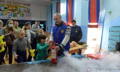 Сотрудники ГУ МЧС России по Орловской области и добровольцы организовали для детей из ДНР и ЛНР праздник безопасности