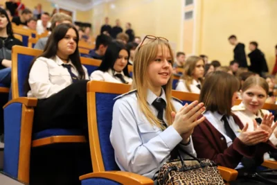 Фото 7. В Орловском ГАУ имени Н. В. Парахина открылся молодёжный форум «Мир без границ»