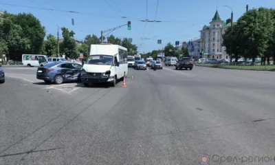 В Орле маршрутка снова стала участником ДТП