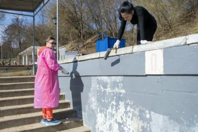 Фото 13. Более ста человек привели в порядок прибрежный склон Оки в центре Орла
