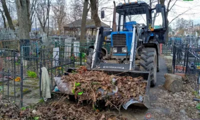 В Орле перед Пасхой убирают кладбища и воинские захоронения