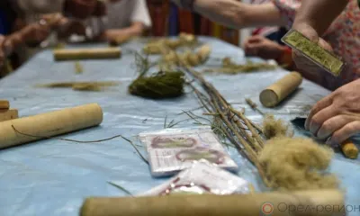 Орловцы учили гостей выставки «Россия» плести из крапивы