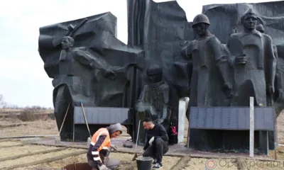 В Кромском районе благоустраивают территорию рядом с мемориалом воинам-землякам