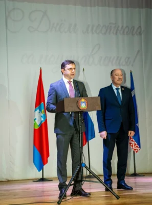 Фото 6. Андрей Клычков оценил благоустройство общественных территорий в Покровском районе