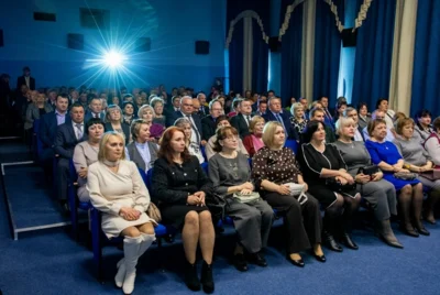 Фото 7. Андрей Клычков оценил благоустройство общественных территорий в Покровском районе