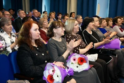 Фото 9. Андрей Клычков оценил благоустройство общественных территорий в Покровском районе