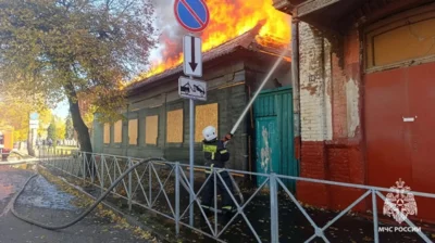 В Орле из-за пожара из школы № 2 эвакуировали 400 человек