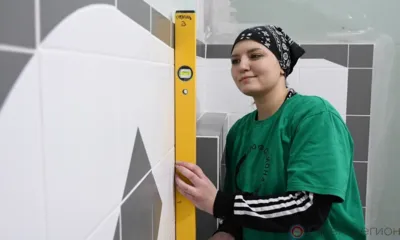 В орловском техникуме завершились соревнования юных мастеров по компетенции «Облицовка плиткой»