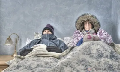 Потолок ледяной, дверь скрипучая...