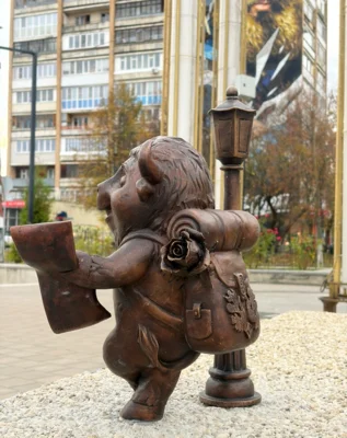 Фото 1. В Орле установили первых бронзовых зубрят